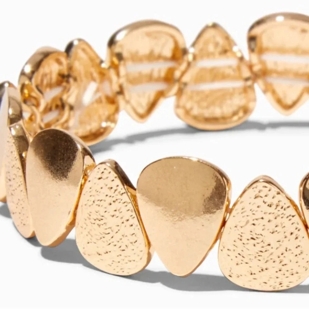 Gold-toned Textured Teardrop Stretch Bracelet